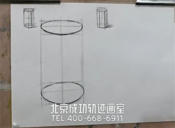 怎么畫素描圓柱體